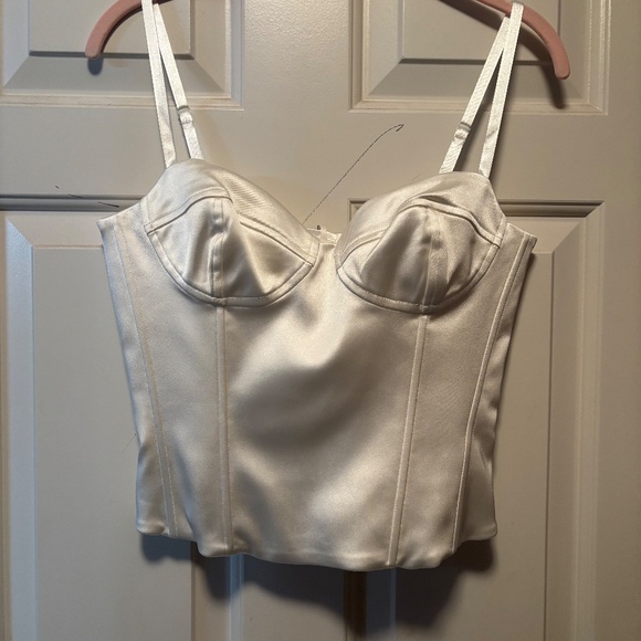 Aritzia Satin Bustier Sweetheart Satin Bustier - Picture 4 of 7